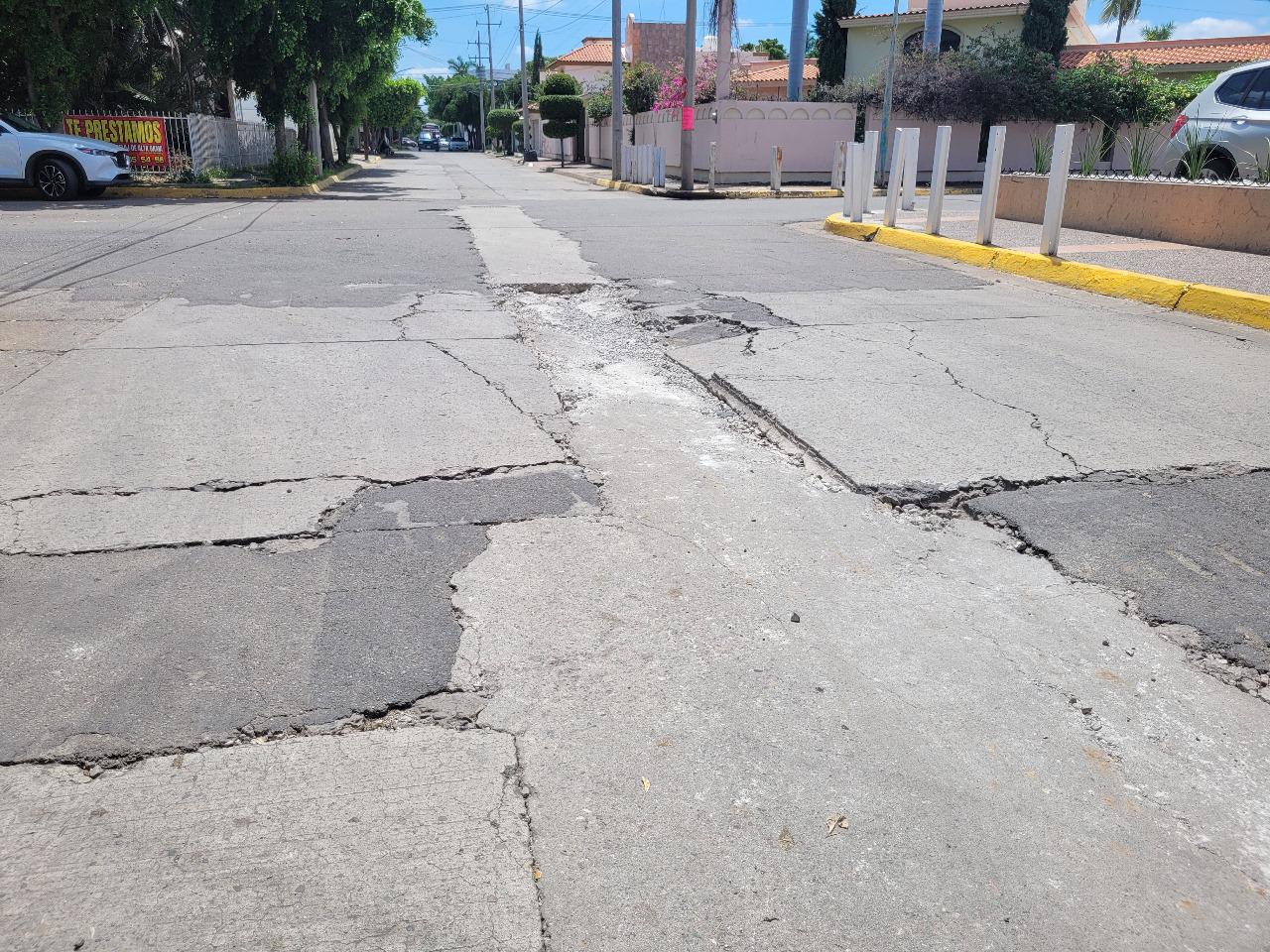 $!Vecinos de la Chapultepec en Culiacán denuncian baches y trabajos mal hechos de la Japac