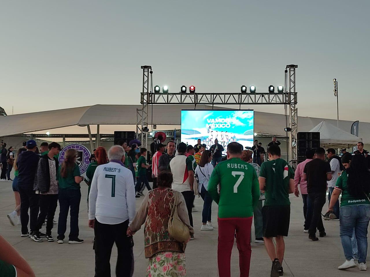 $!Disfruta afición el México contra Argentina Sub 23 en el Estadio El Encanto