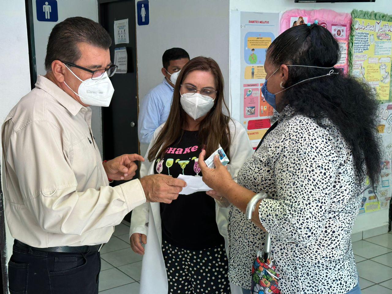 $!Recorre Alcalde de Mazatlán instalaciones del hospitalito