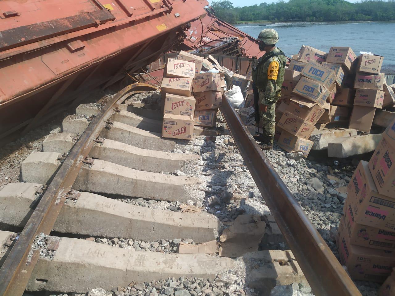 $!Resguarda el Ejército área donde descarriló tren en San Ignacio