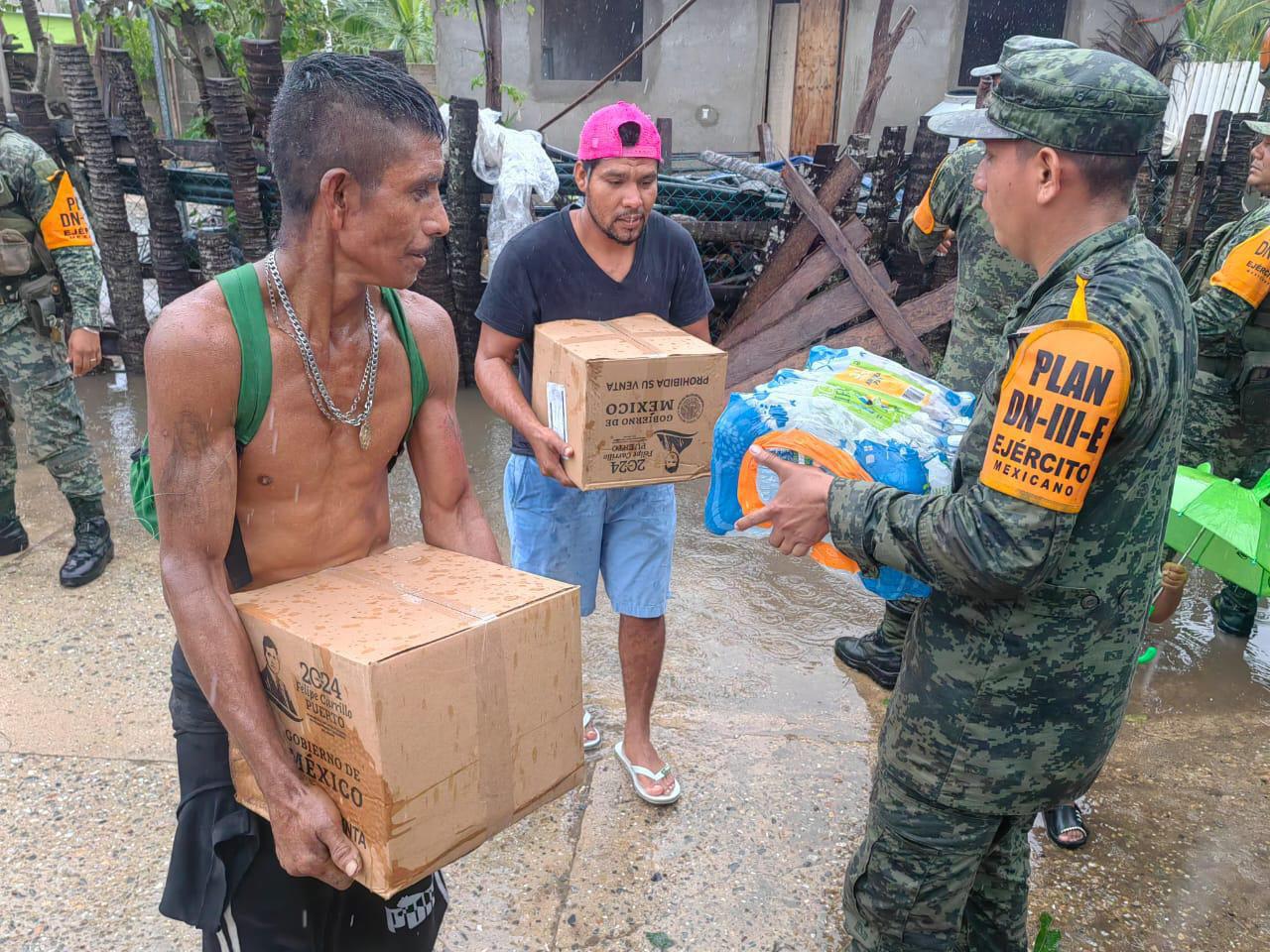 $!‘John’ deja 16 muertos; comunidades incomunicadas en Oaxaca y Acapulco bajo el agua