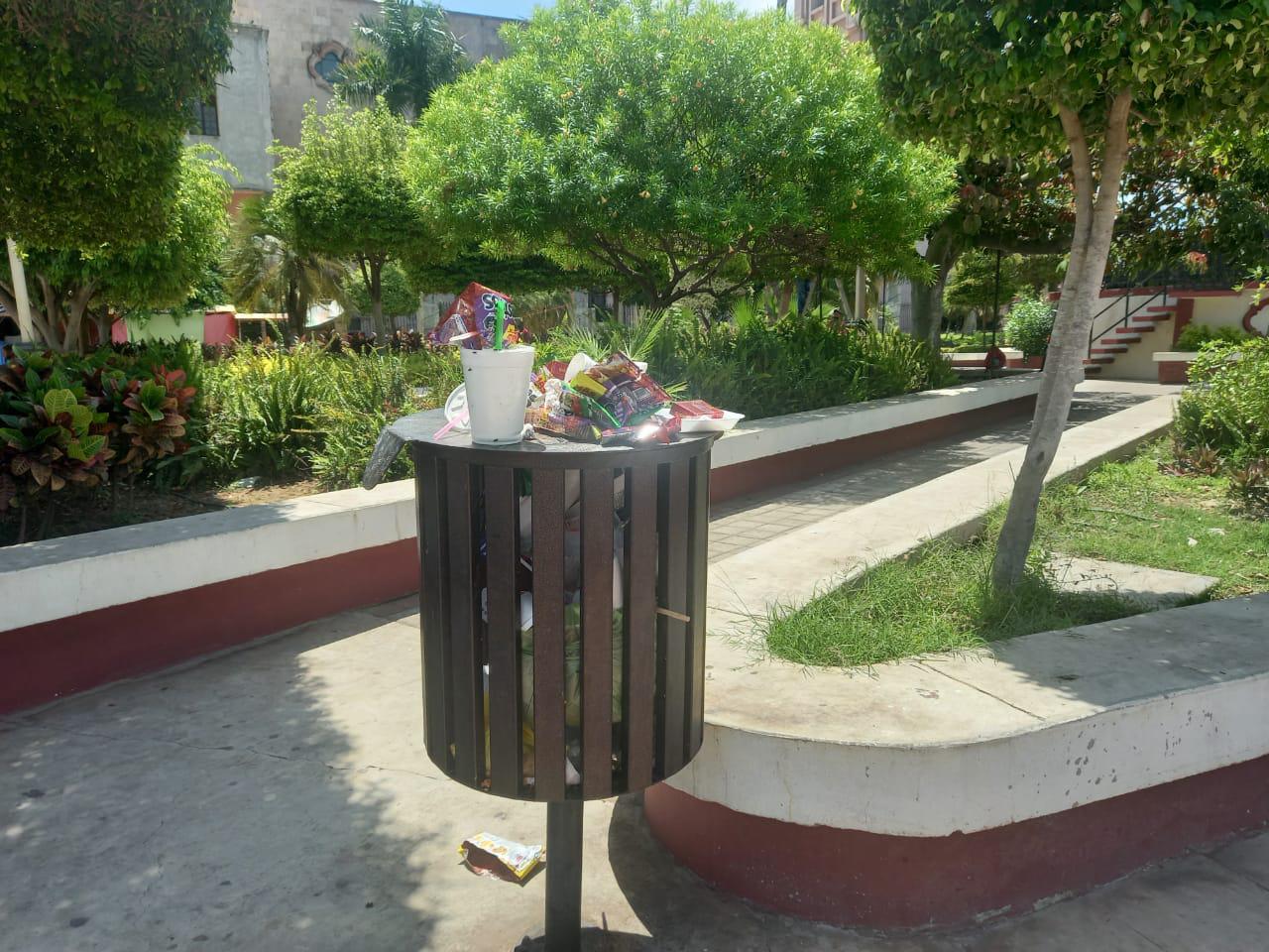 $!Basura se acumula en Escuinapa por la descompostura de camiones recolectores