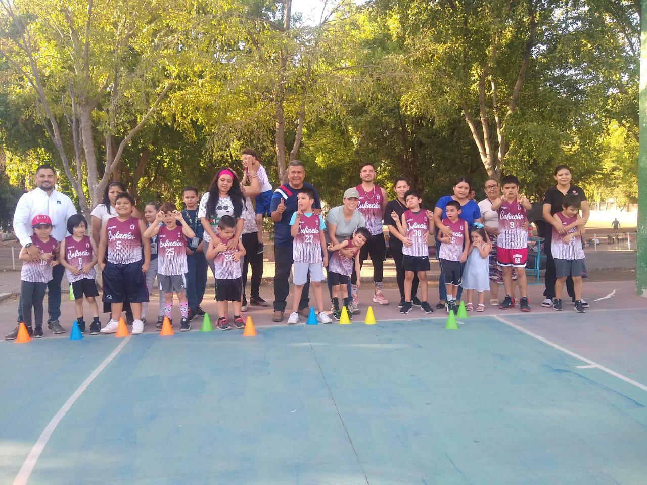 $!Continúa con gran demanda Escuela de Basquetbol para niños con autismo en Culiacán