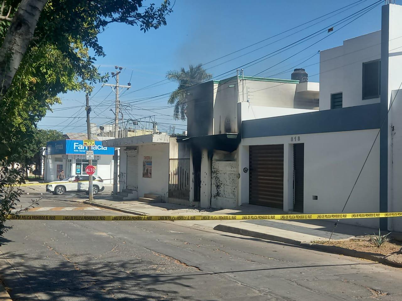 $!Incendian y balean casa en Villa Satélite, en Culiacán