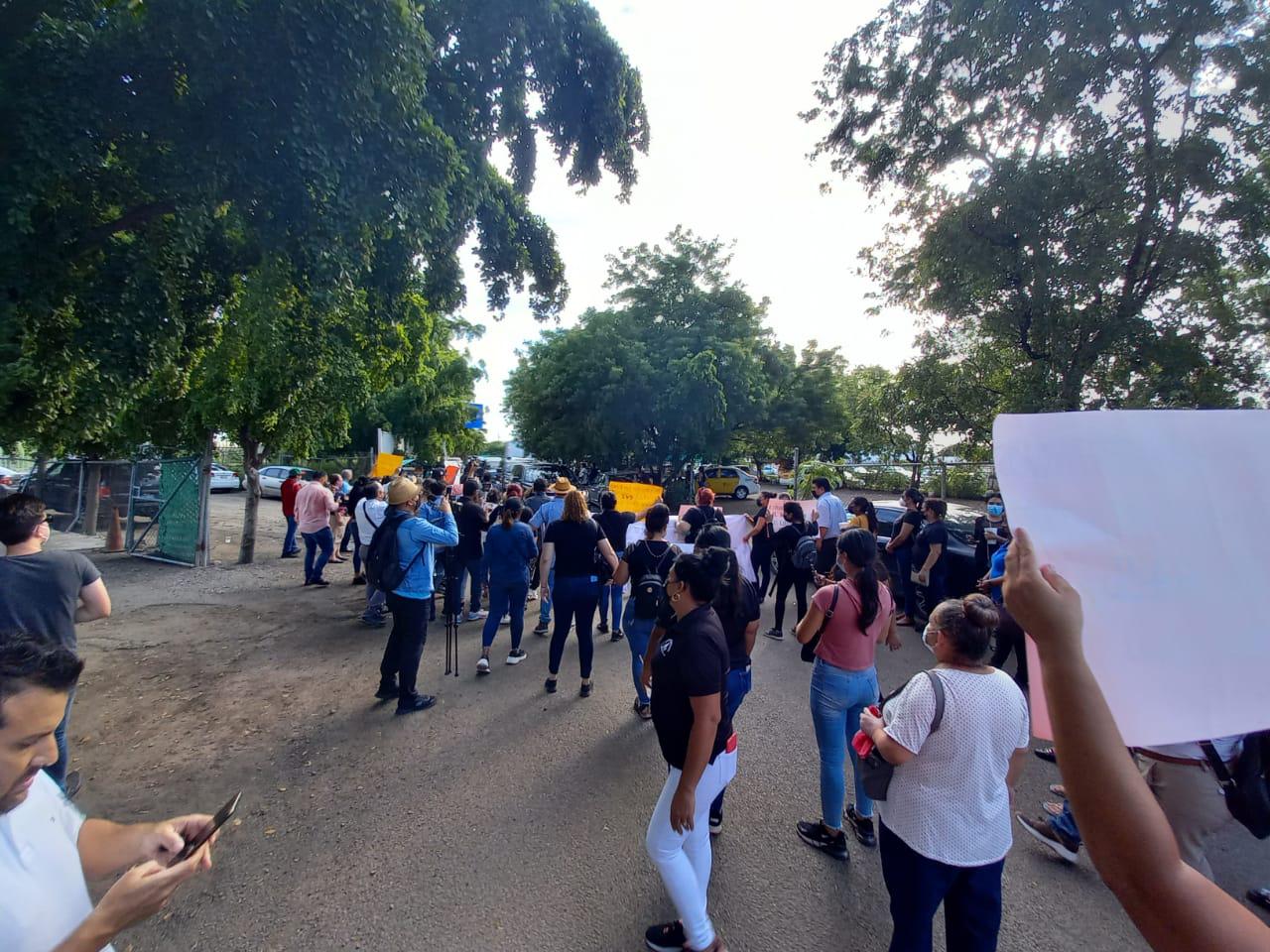 $!Arriba López Obrador a Culiacán en medio de protestas