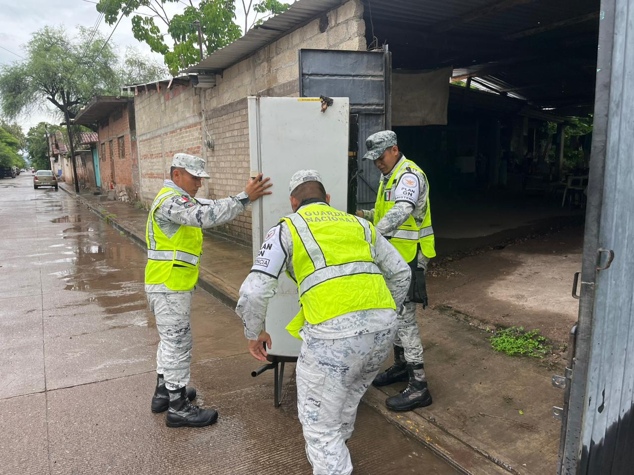 $!Mantiene Guardia Nacional operativo de rescate en zonas afectadas por ‘John’, en Acapulco