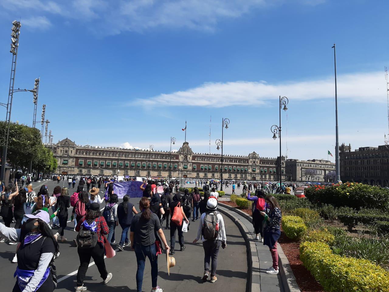 $!Las mujeres llegan al Zócalo