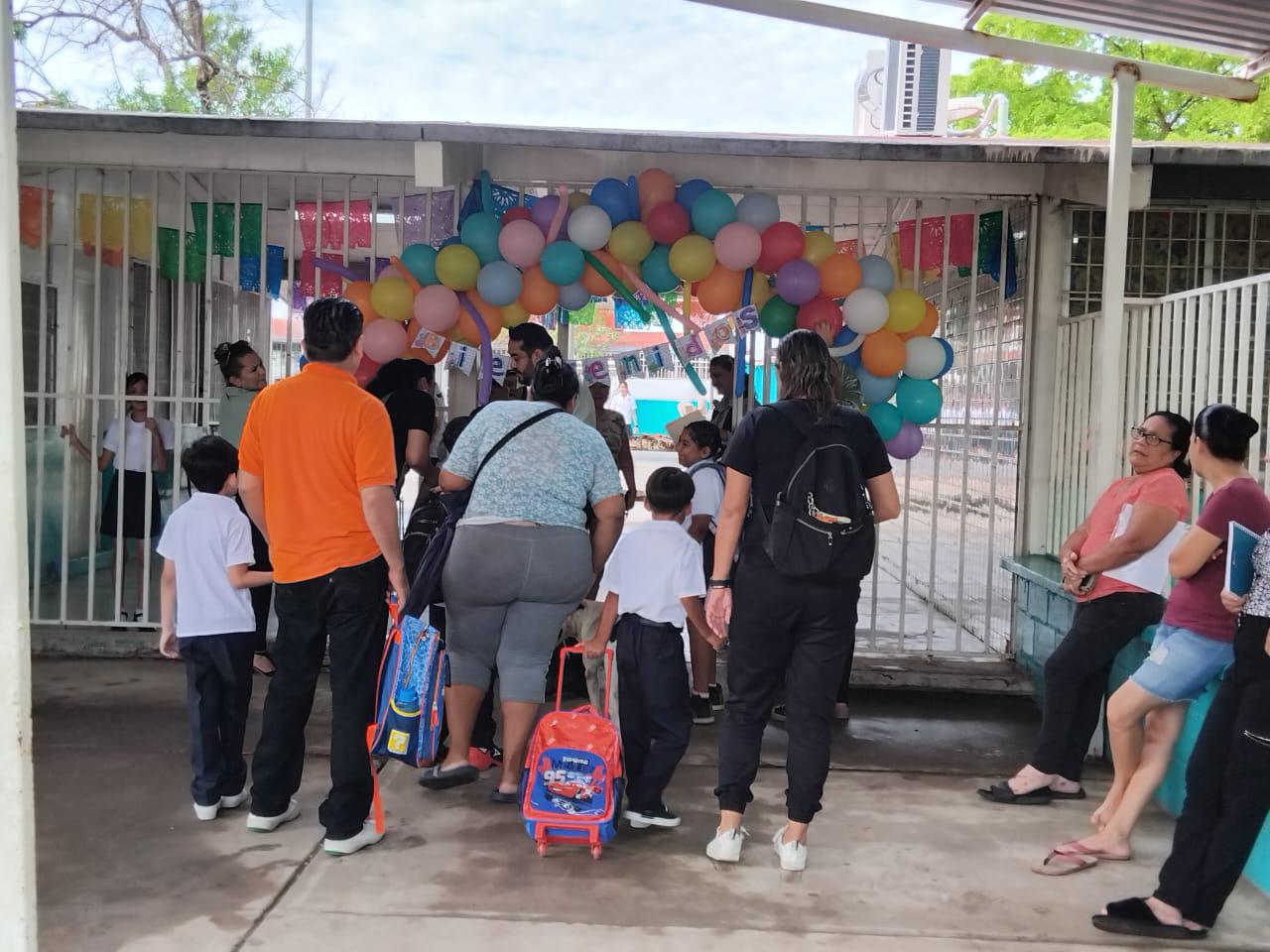 $!Estudiantes en Culiacán arrancan nuevo ciclo escolar tras vacaciones de verano