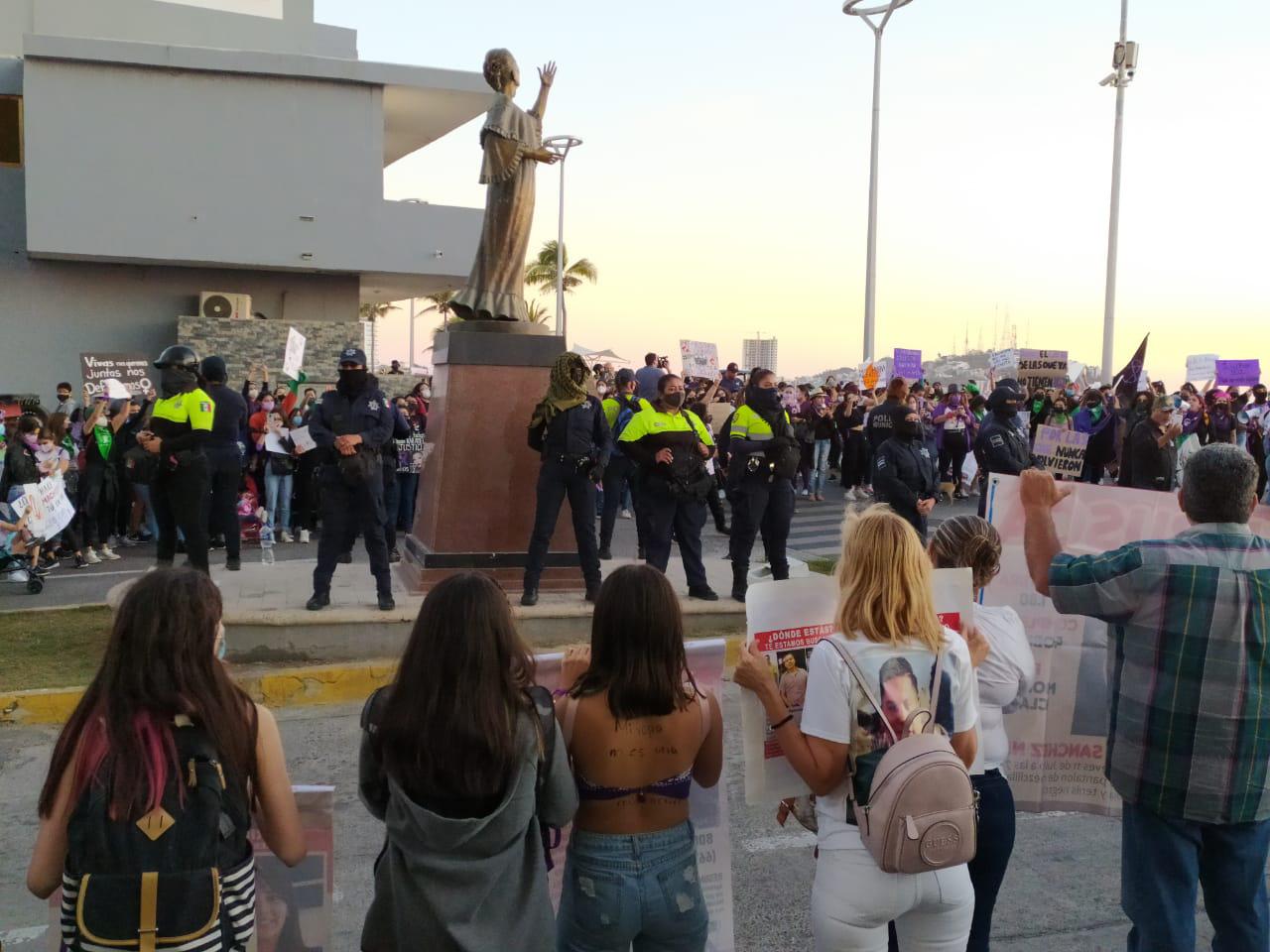 $!Jóvenes mazatlecas en la protesta