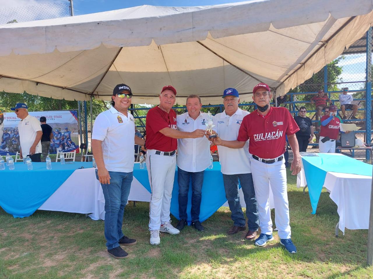 $!Ponen en marcha Liga de Beisbol 60 años y mayores del Club Los Ángeles