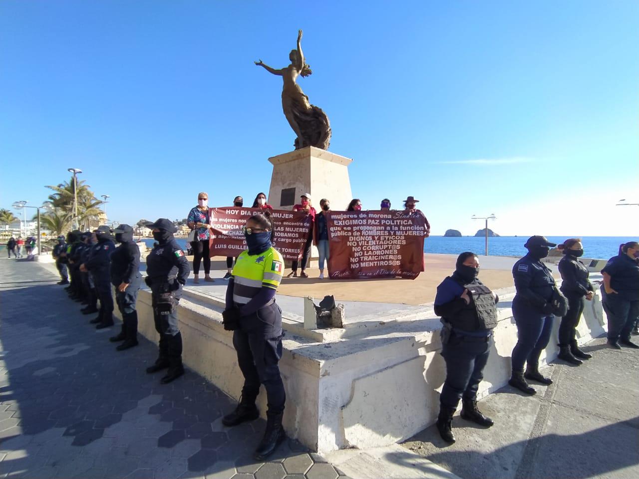 $!Inicia marcha por el Día Internacional de la Mujer en Mazatlán