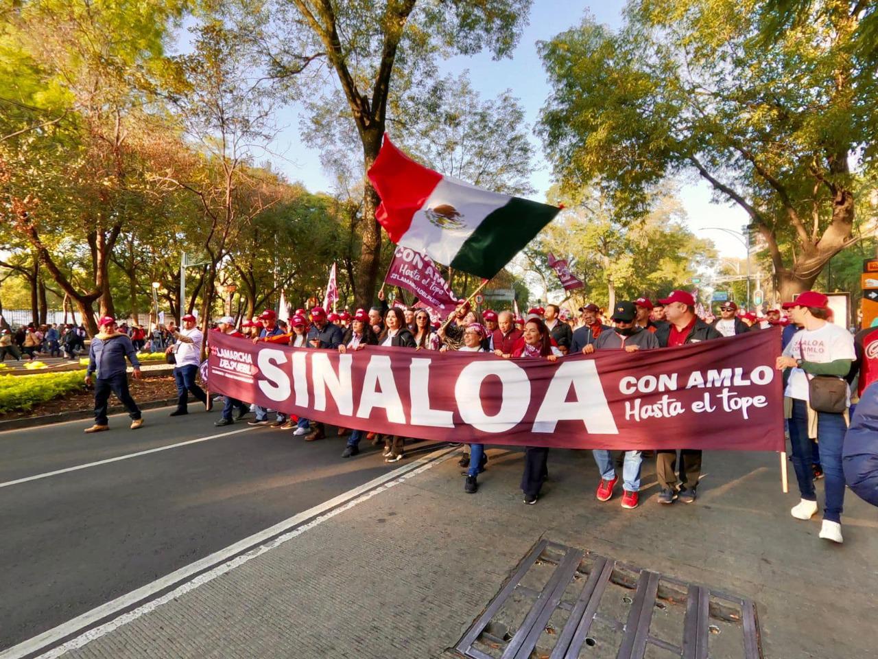 $!Alcalde de Mazatlán, otro de los presentes en la marcha de AMLO