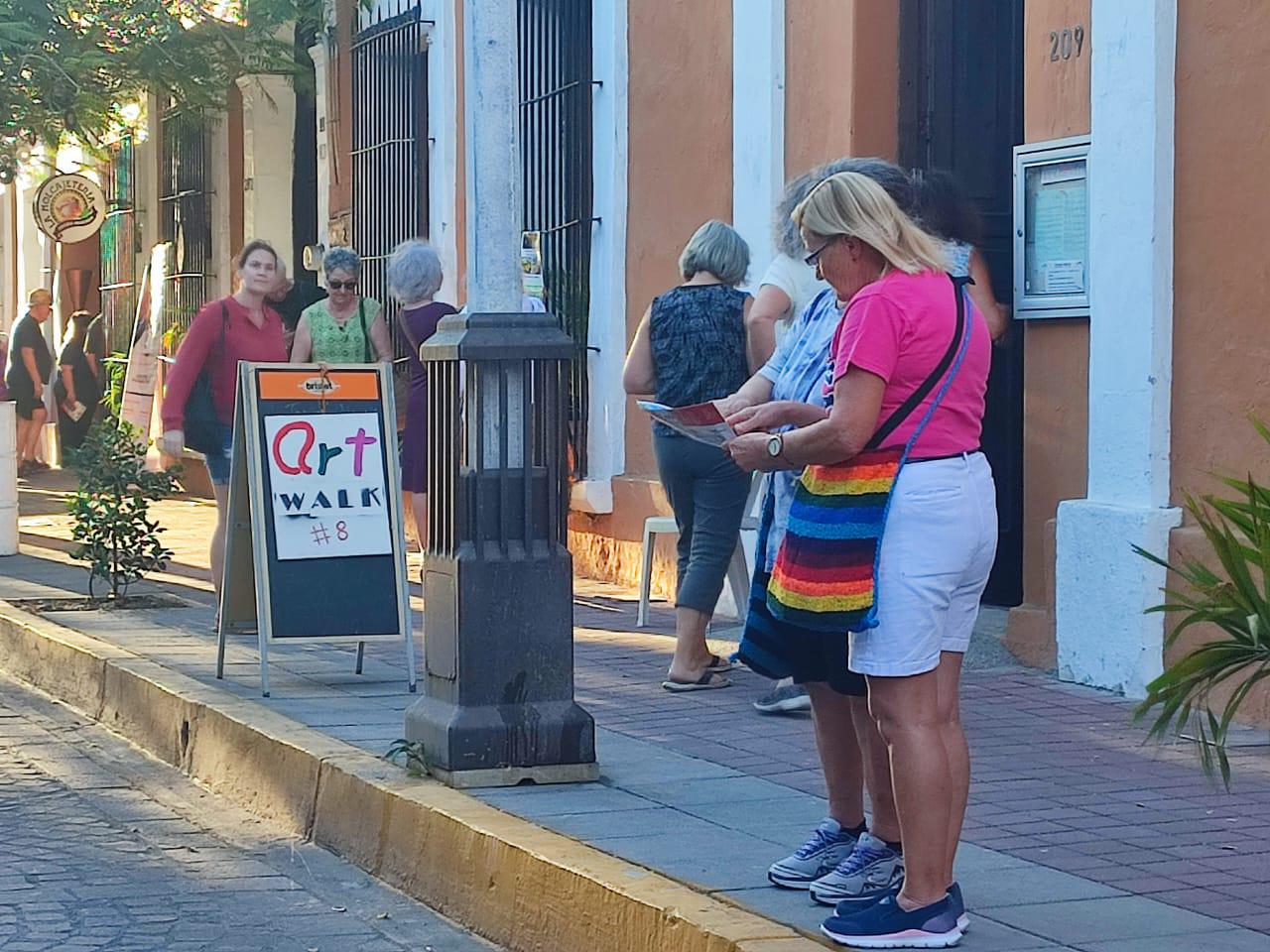 $!Todo tipo de accesorios hechos a mano creados por alrededor de 50 artistas fueron apreciados en el recorrido.