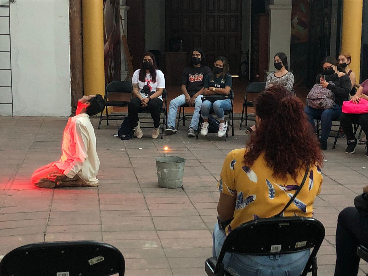 $!Danza, teatro y música presentó artista Julio Borbón en la velada