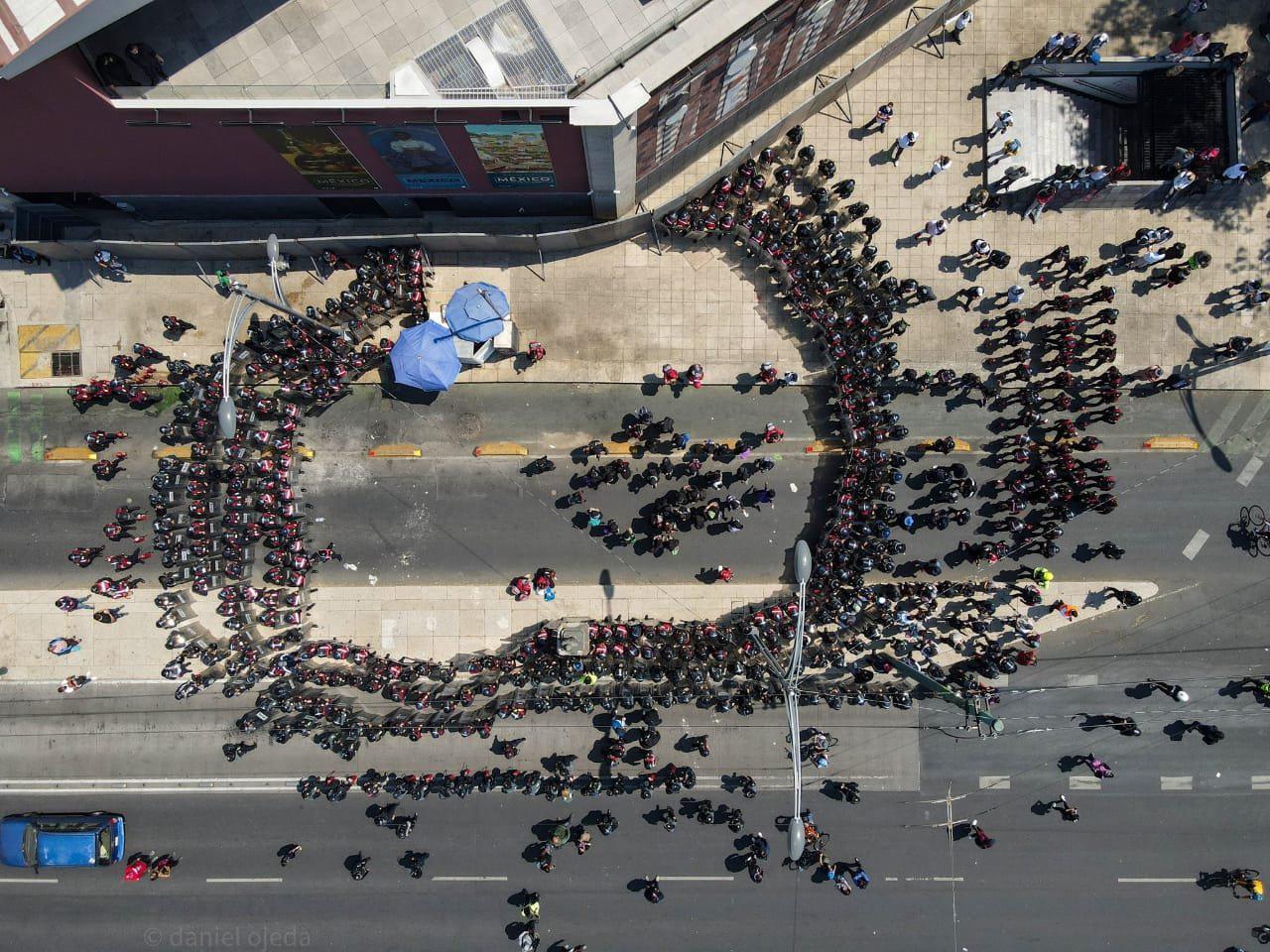 $!La Policía capitalina acordona a un grupo de manifestantes