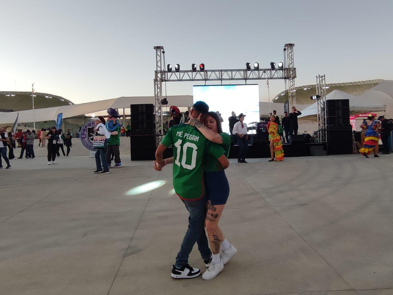 $!Disfruta afición el México contra Argentina Sub 23 en el Estadio El Encanto