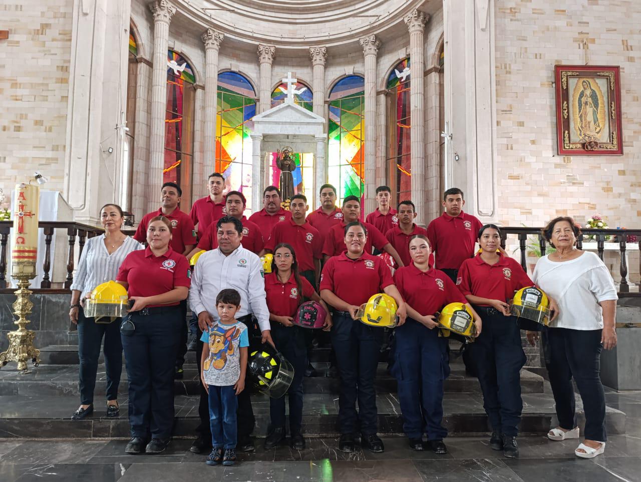 $!Destacan en misa la vocación de servicio de los Bomberos de Escuinapa