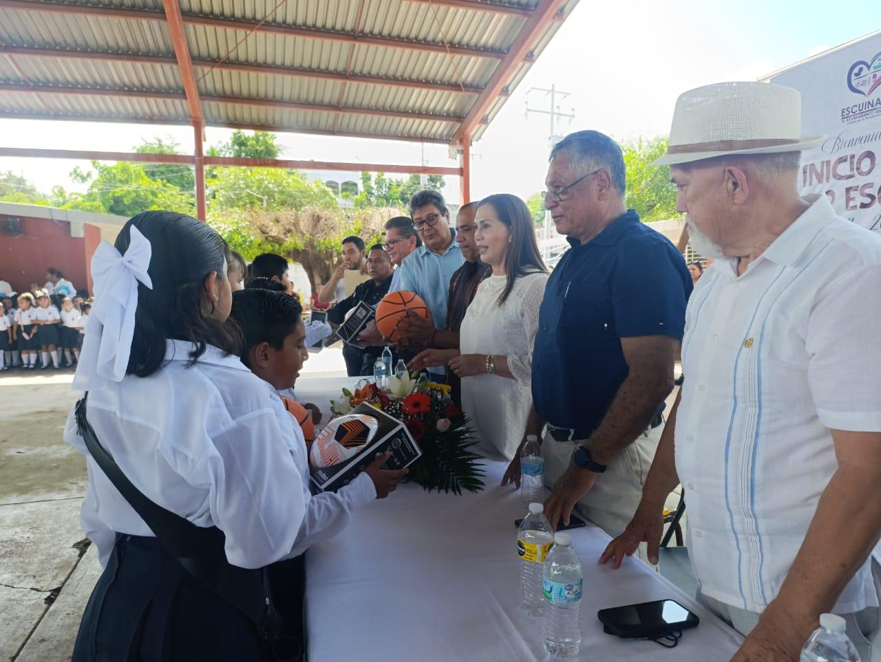 $!Arranca ciclo escolar en escuelas de educación básica en Escuinapa