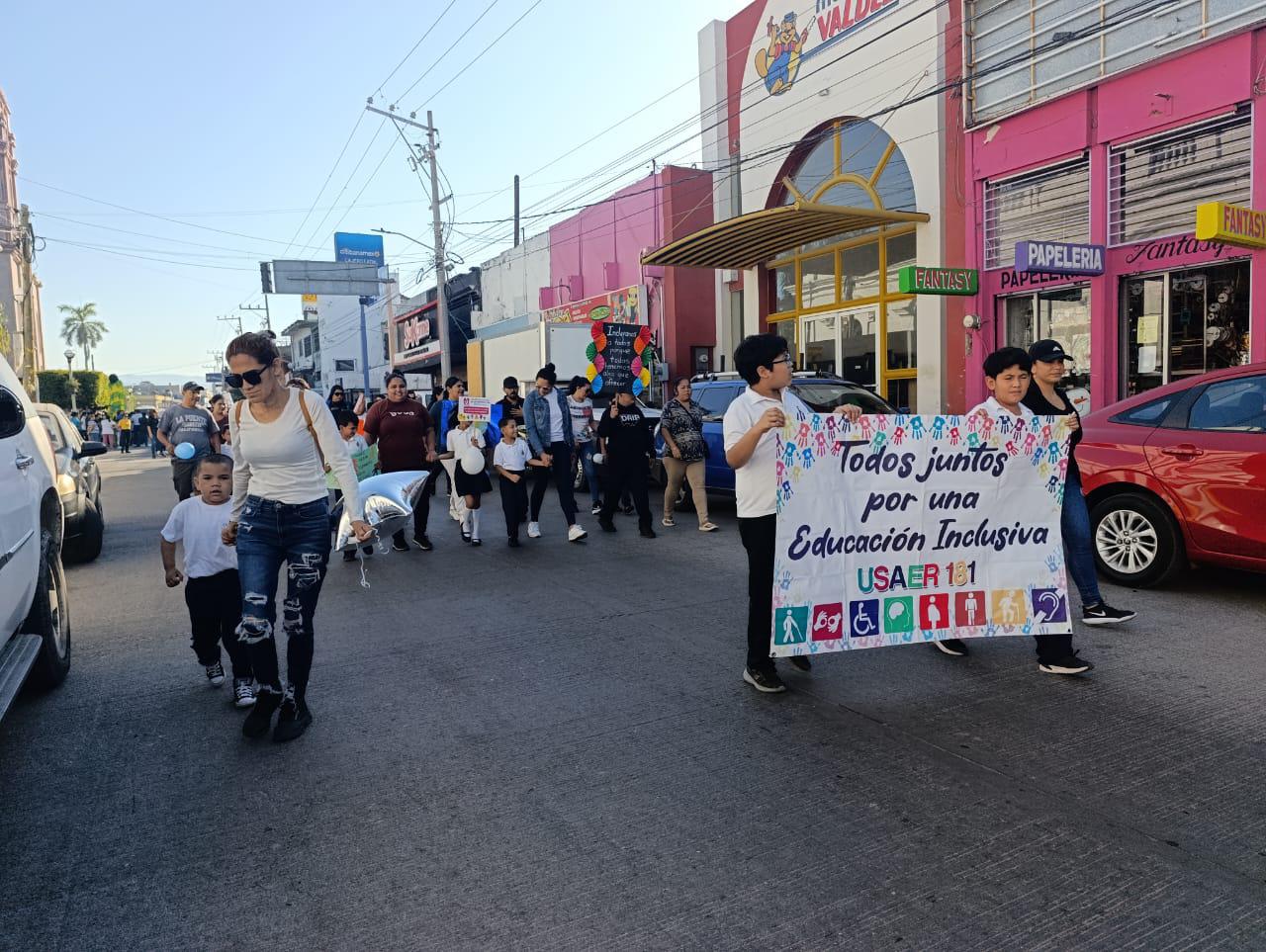 $!Desfilan en Escuinapa en el Día Internacional de las Personas con Discapacidad