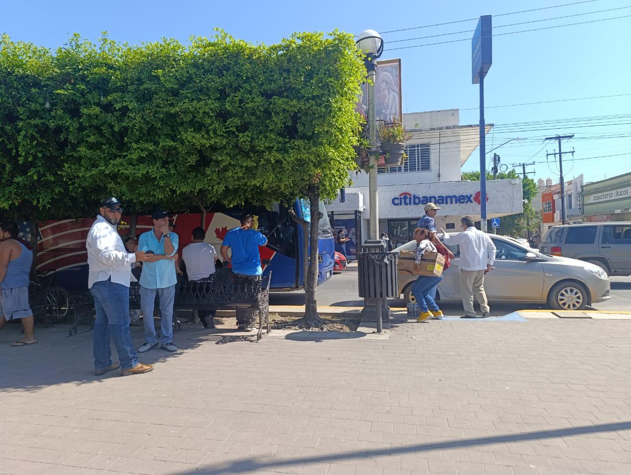 $!No se llenan en Escuinapa camiones para ir a evento de AMLO por miedo, señalan organizadores