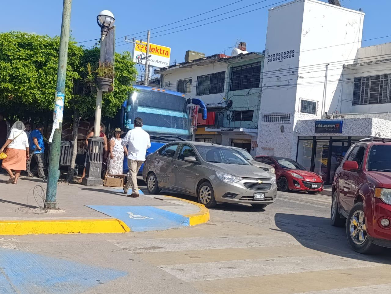 $!No se llenan en Escuinapa camiones para ir a evento de AMLO por miedo, señalan organizadores