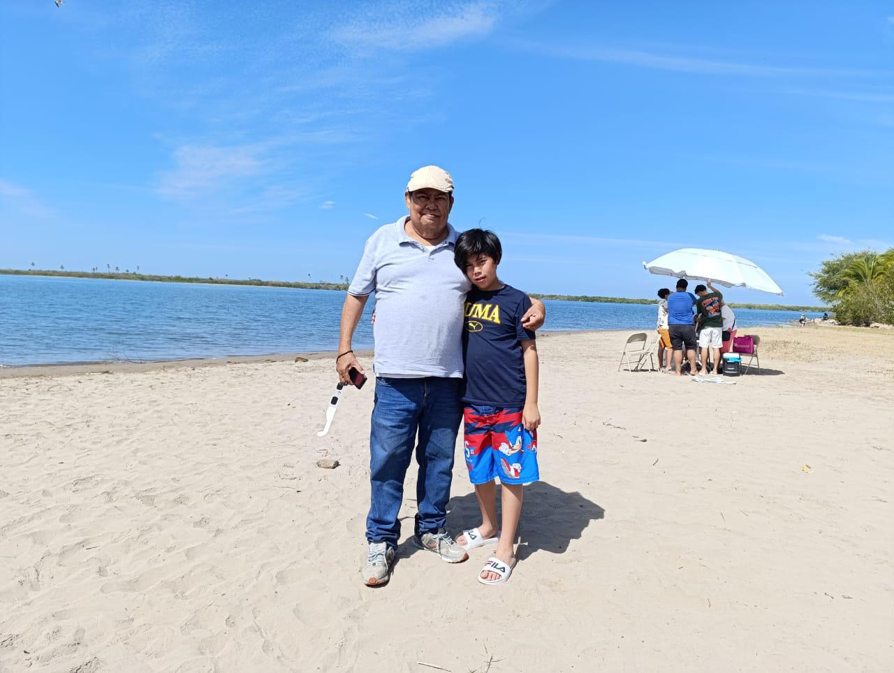 $!Óscar Oceguera vive en Teacapán su tercer Eclipse Total de Sol