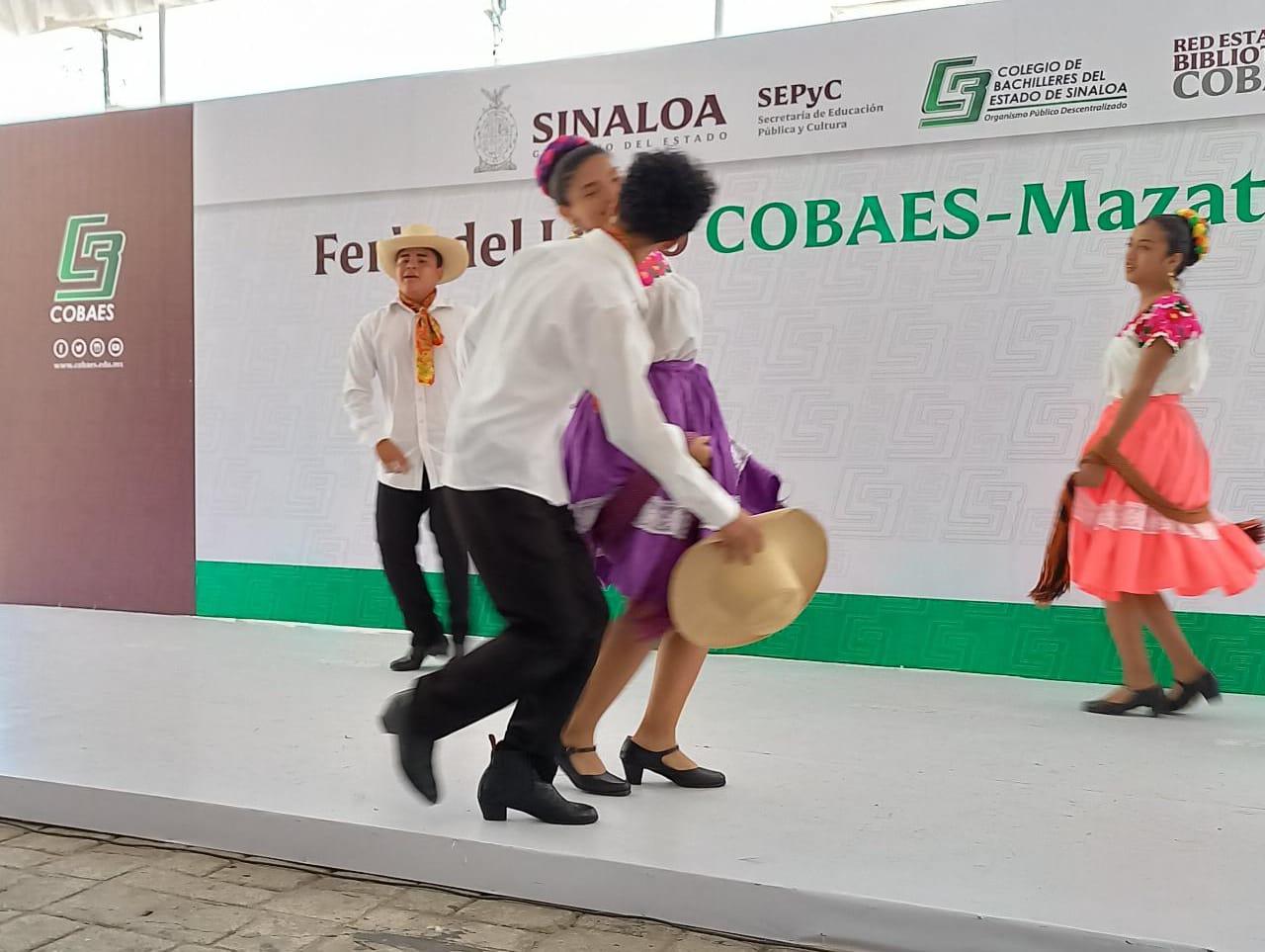 $!Cumple con fomentar la lectura la Feria del Libro Cobaes Mazatlán 2023