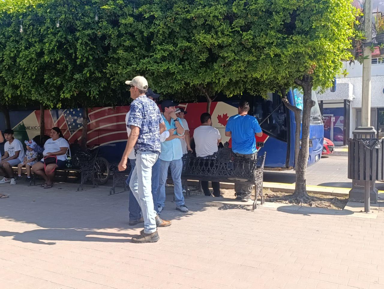 $!No se llenan en Escuinapa camiones para ir a evento de AMLO por miedo, señalan organizadores