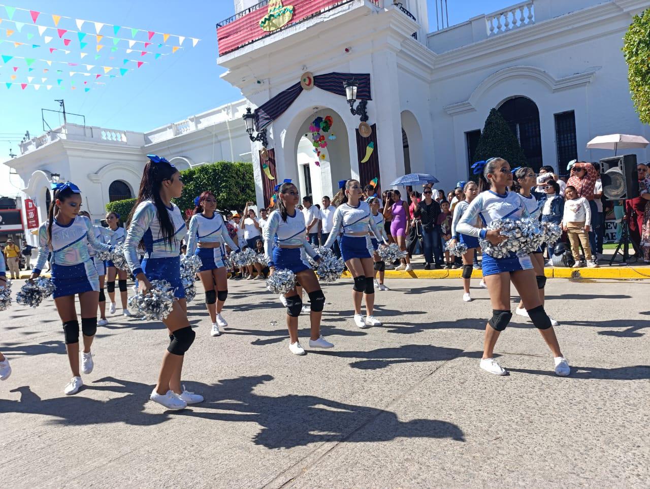 $!Realizan desfile de la Revolución Mexicana en Escuinapa con cuatro horas de duración