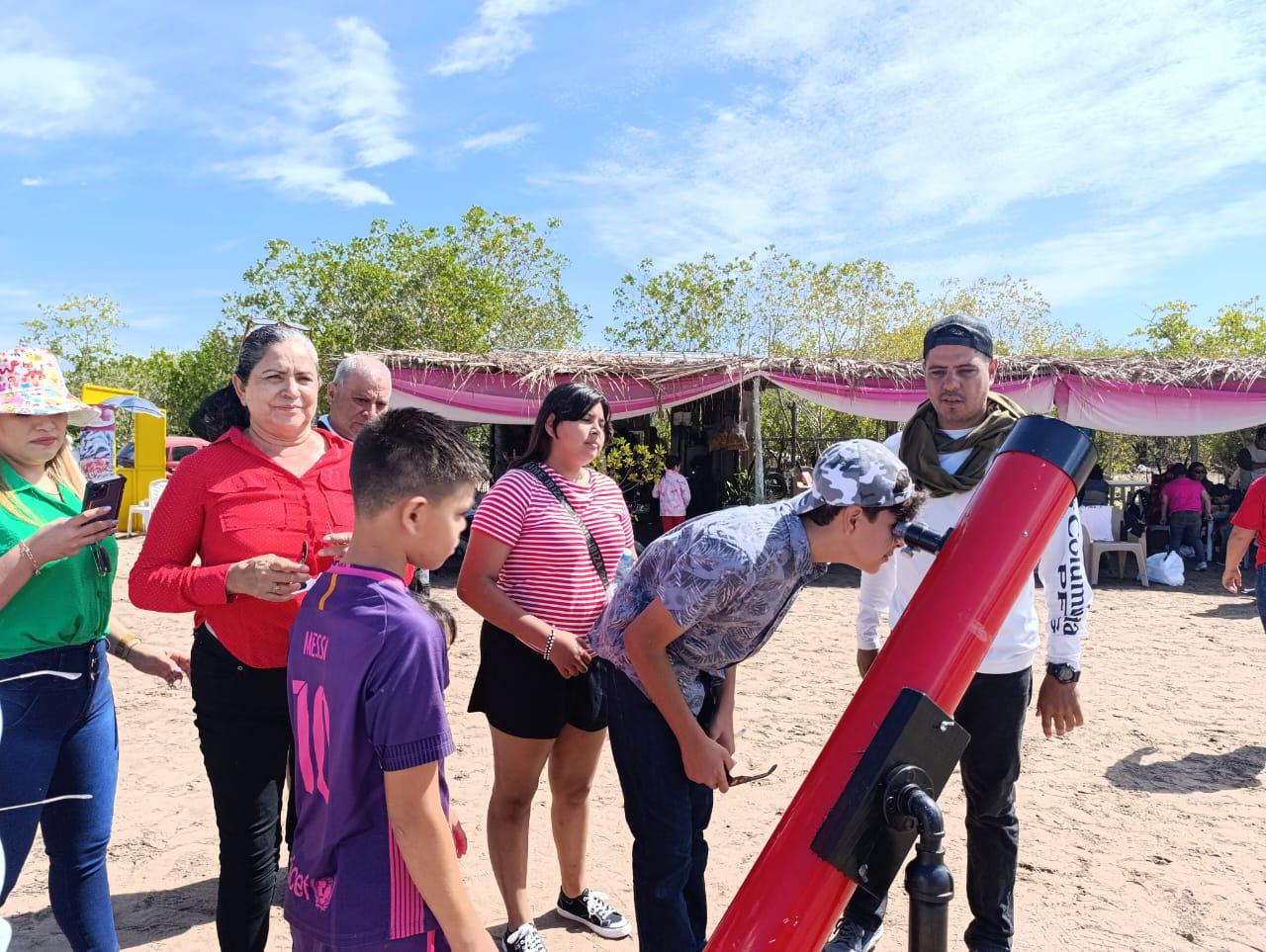 $!Listos en Punta de Granos, Teacapán, para disfrutar el eclipse