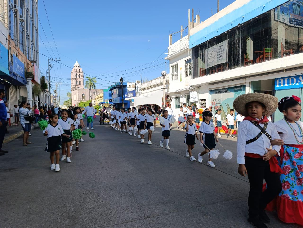 $!Planteles de preescolar de Escuinapa conmemoran con desfile la Revolución Mexicana