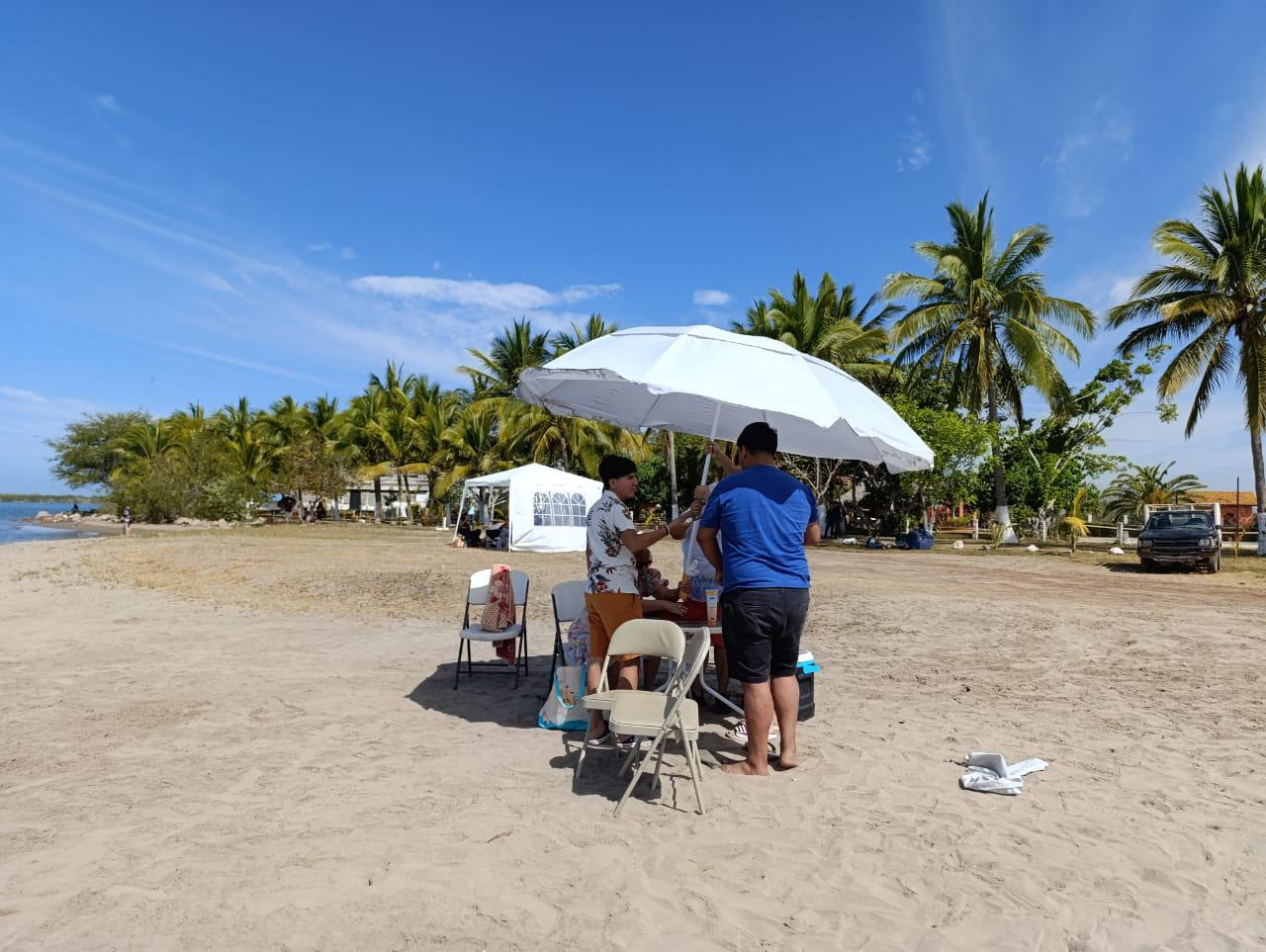 $!Listos en Punta de Granos, Teacapán, para disfrutar el eclipse