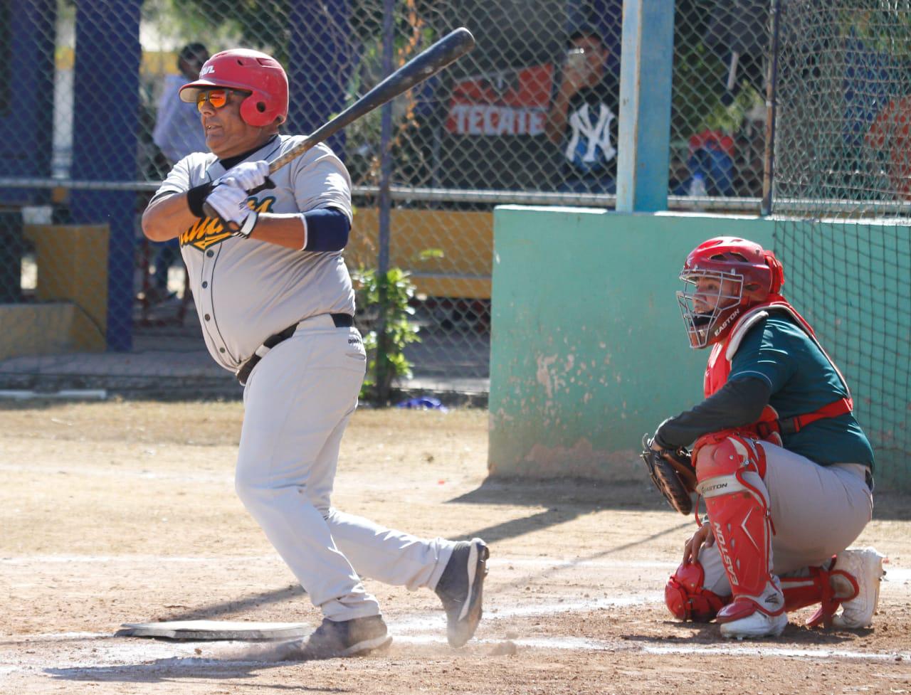 $!Recuerdan a Jesús Flores en partido amistoso de beisbol de ex Raiders