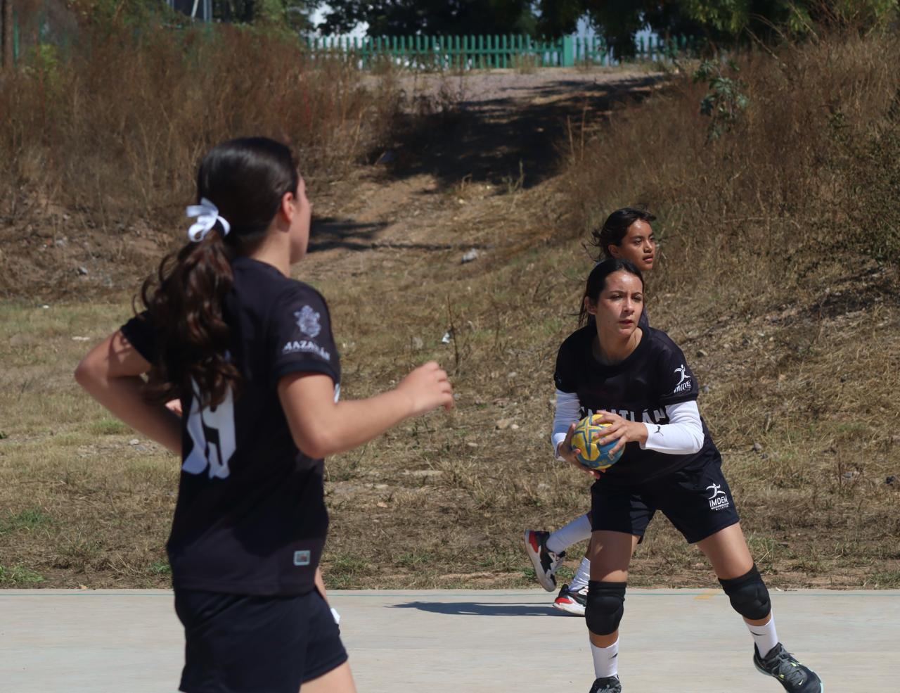 $!¡Tricampeonas estatales! Mazatlán vuelve a dominar en handball