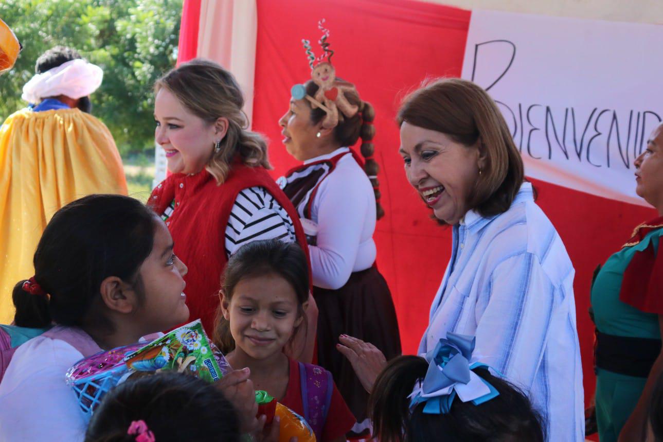 $!Llevan alegría y juguetes a niños y niñas de comunidades de Escuinapa