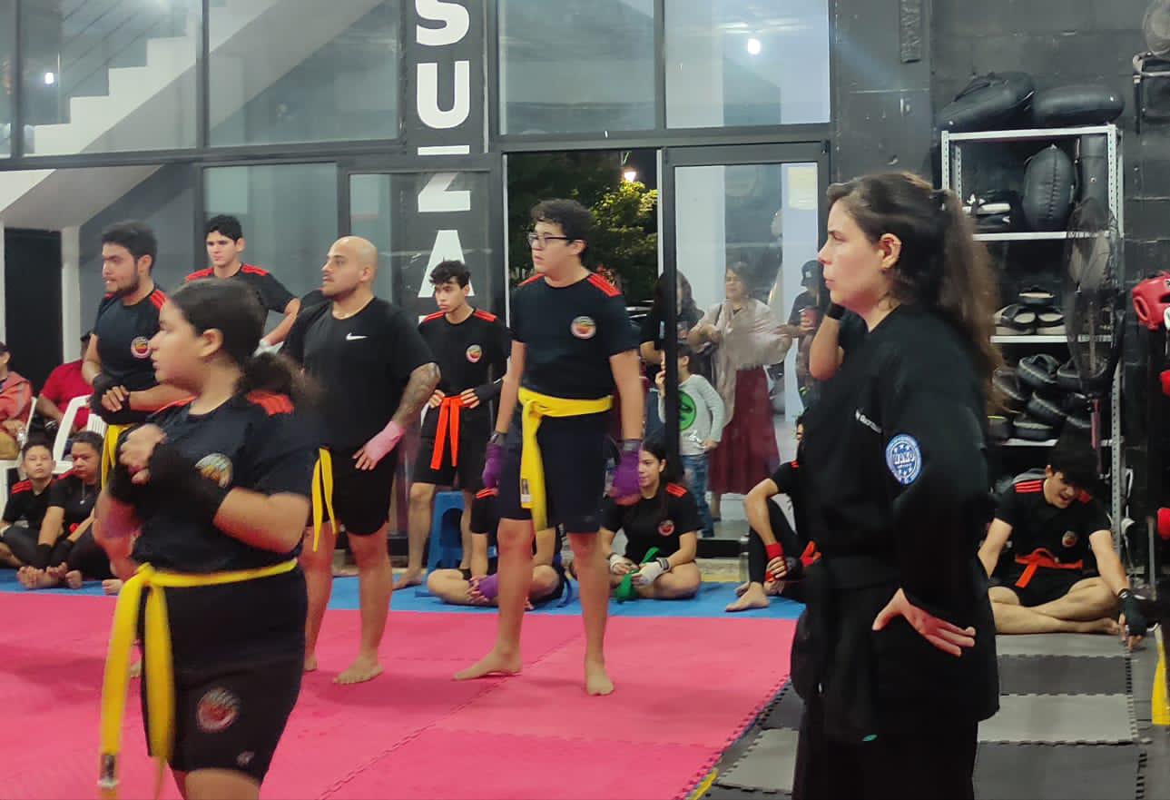 $!Se gradúan alumnos de la Academia de Kickboxing Suzaku