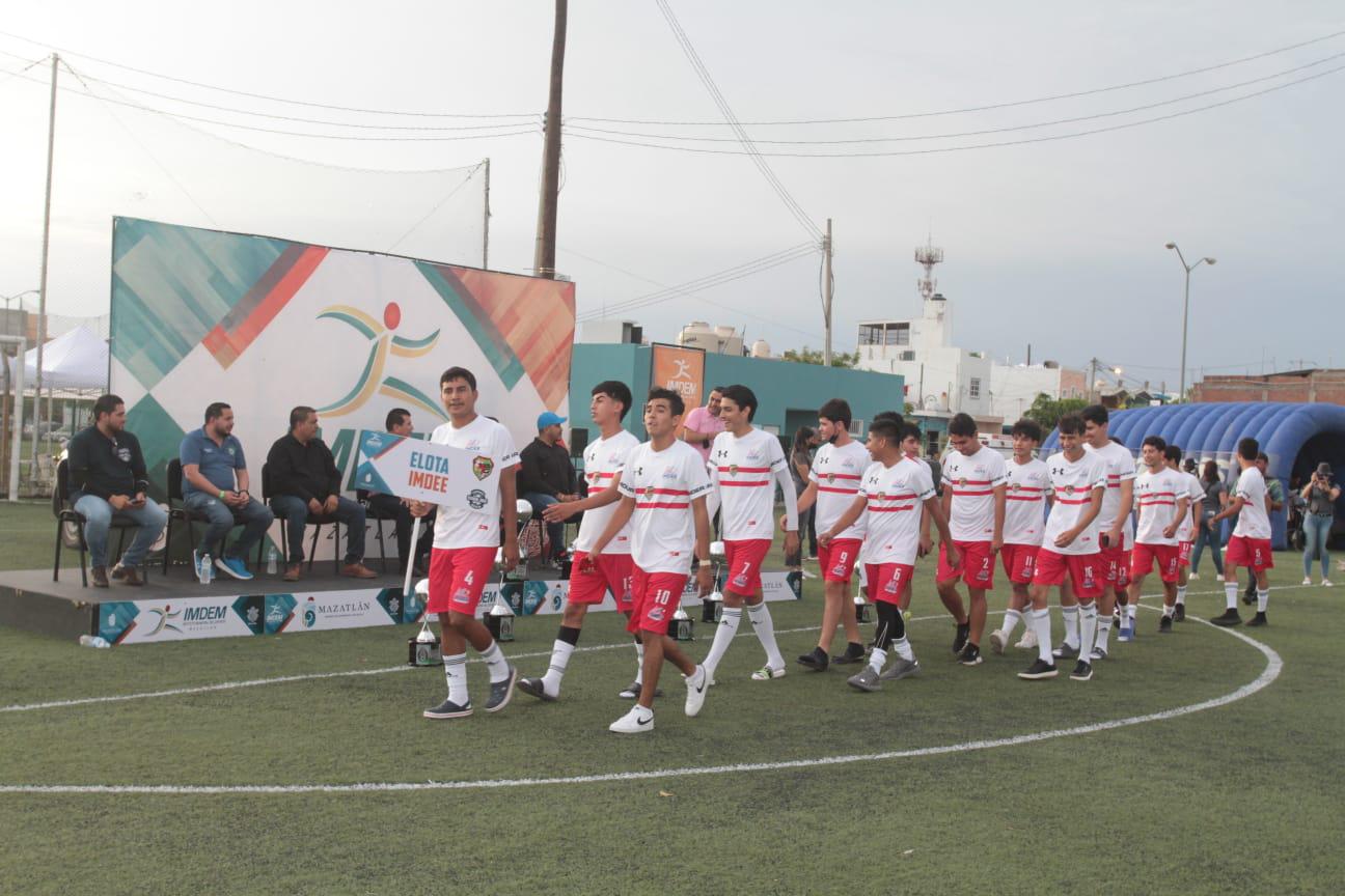 $!Futbolistas sinaloenses inauguran Torneo Estatal Juvenil, en Mazatlán