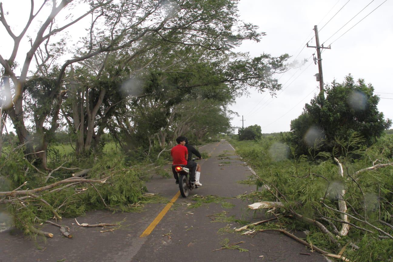 $!Paso del huracán Orlene deja daños en poblados de Rosario