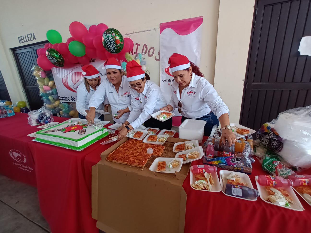 $!Comité de Damas de CMIC ofrece ‘Posada Navideña’ a niños de Invasión de Urías, en Mazatlán