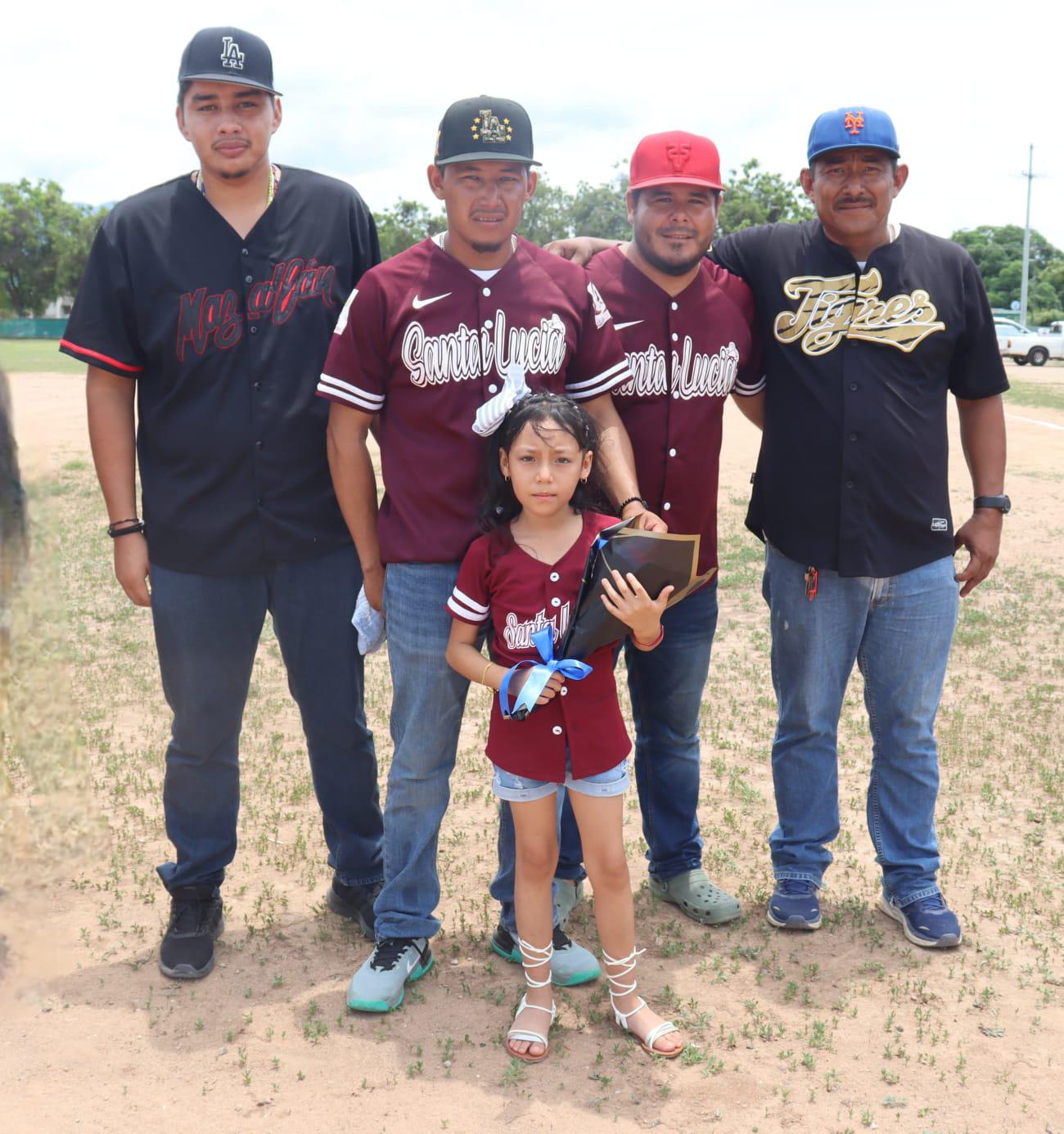 $!Viven emotivo playball en la Liga Campesina Río Presidio de Verano