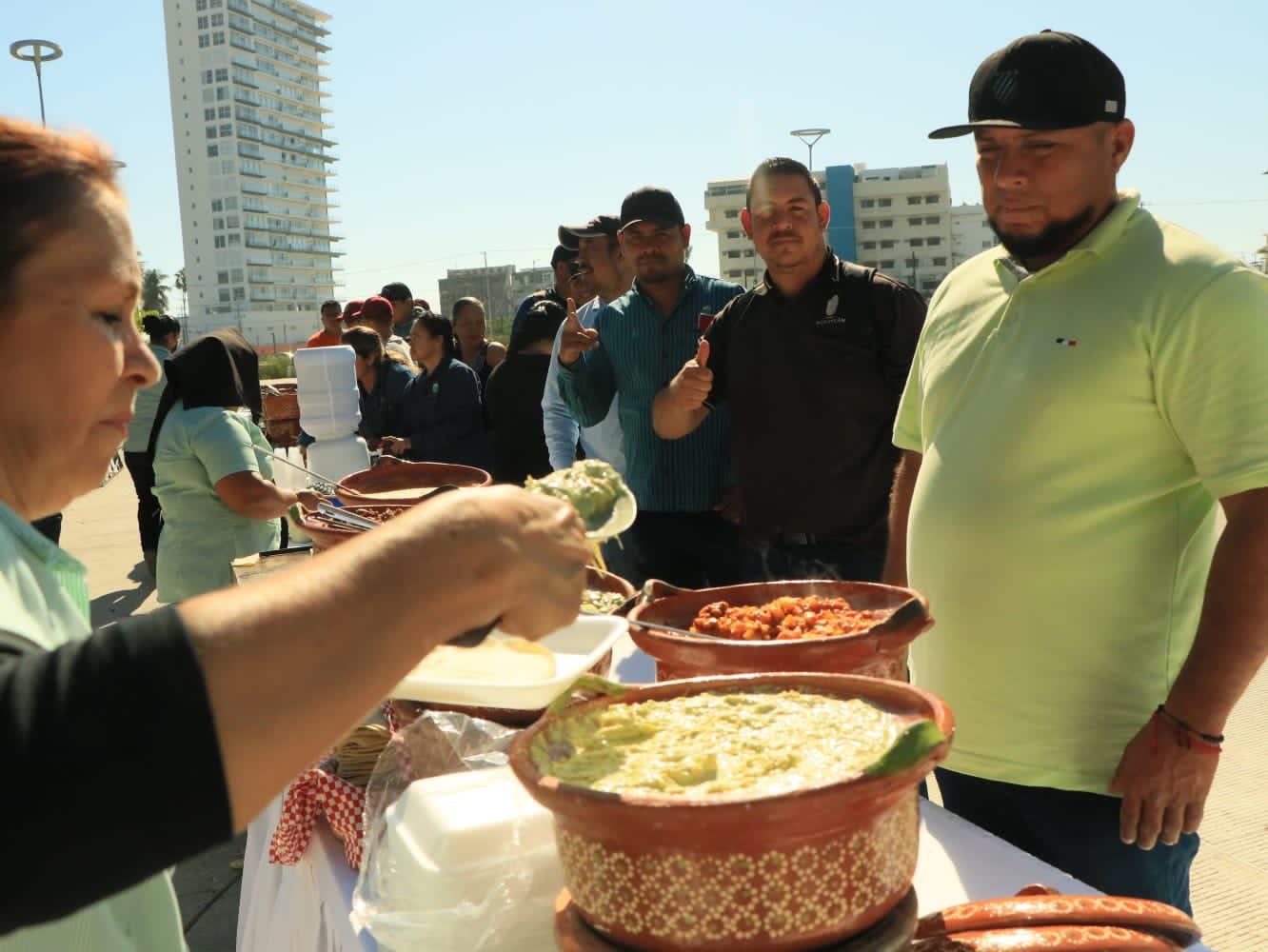 $!Realizan convivio a personal de Aseo Urbano y Parques y Jardines