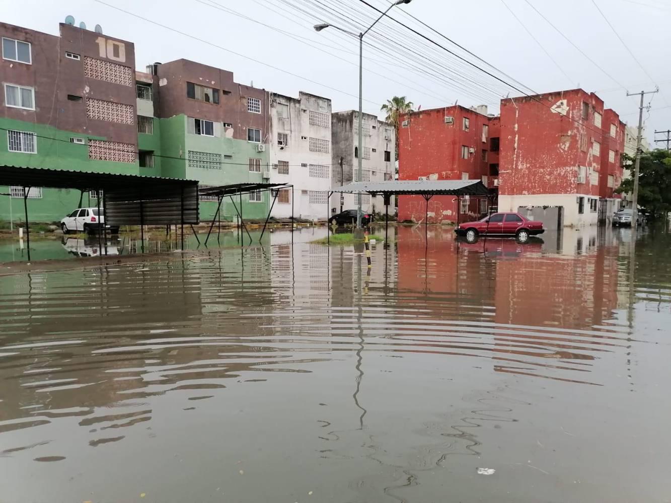 $!Provoca tormenta en Mazatlán inundaciones; autoridades recorren zonas afectadas