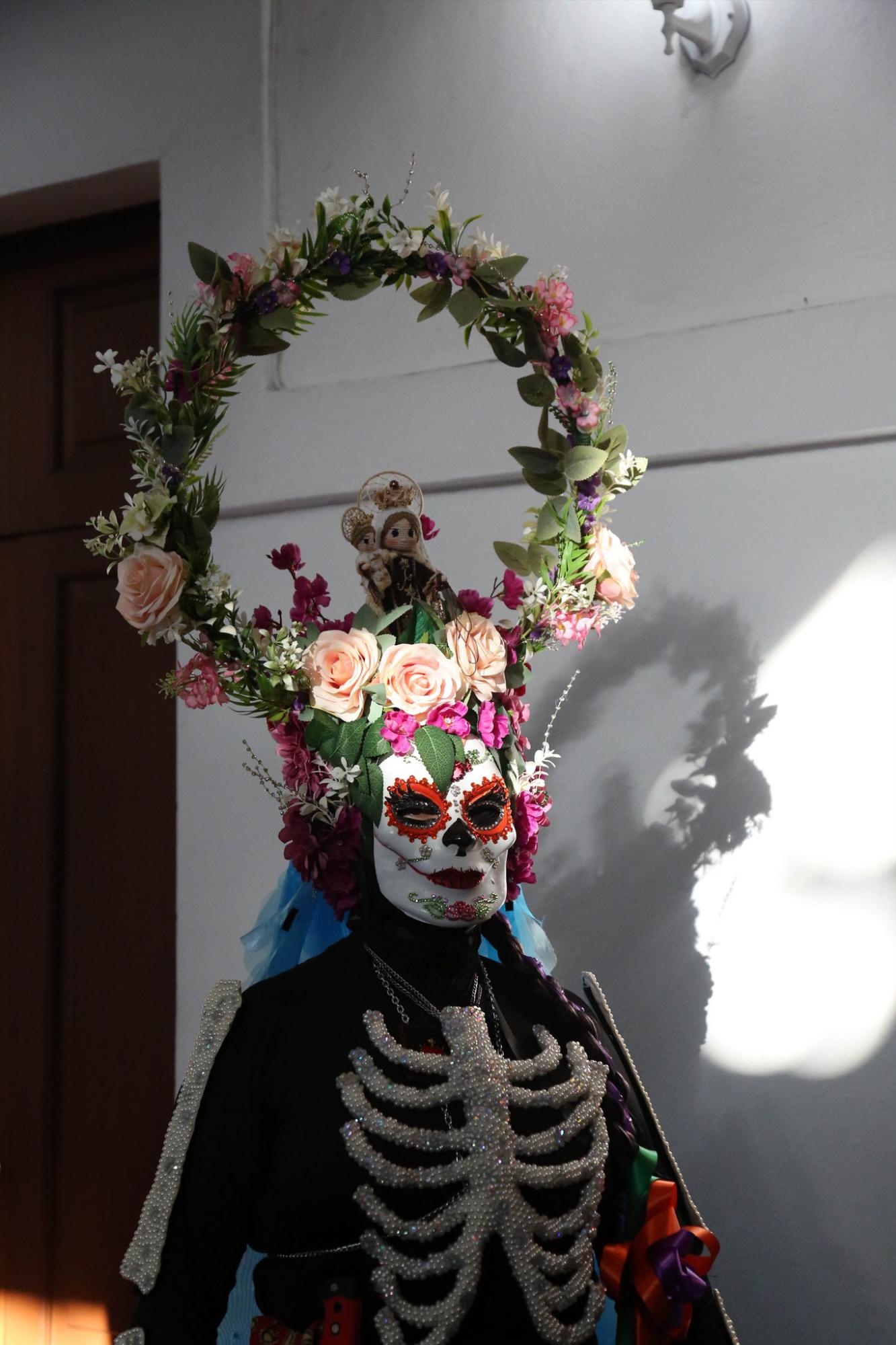 $!La Catrina, personificada como cada año, por la maestra Inés Arce.