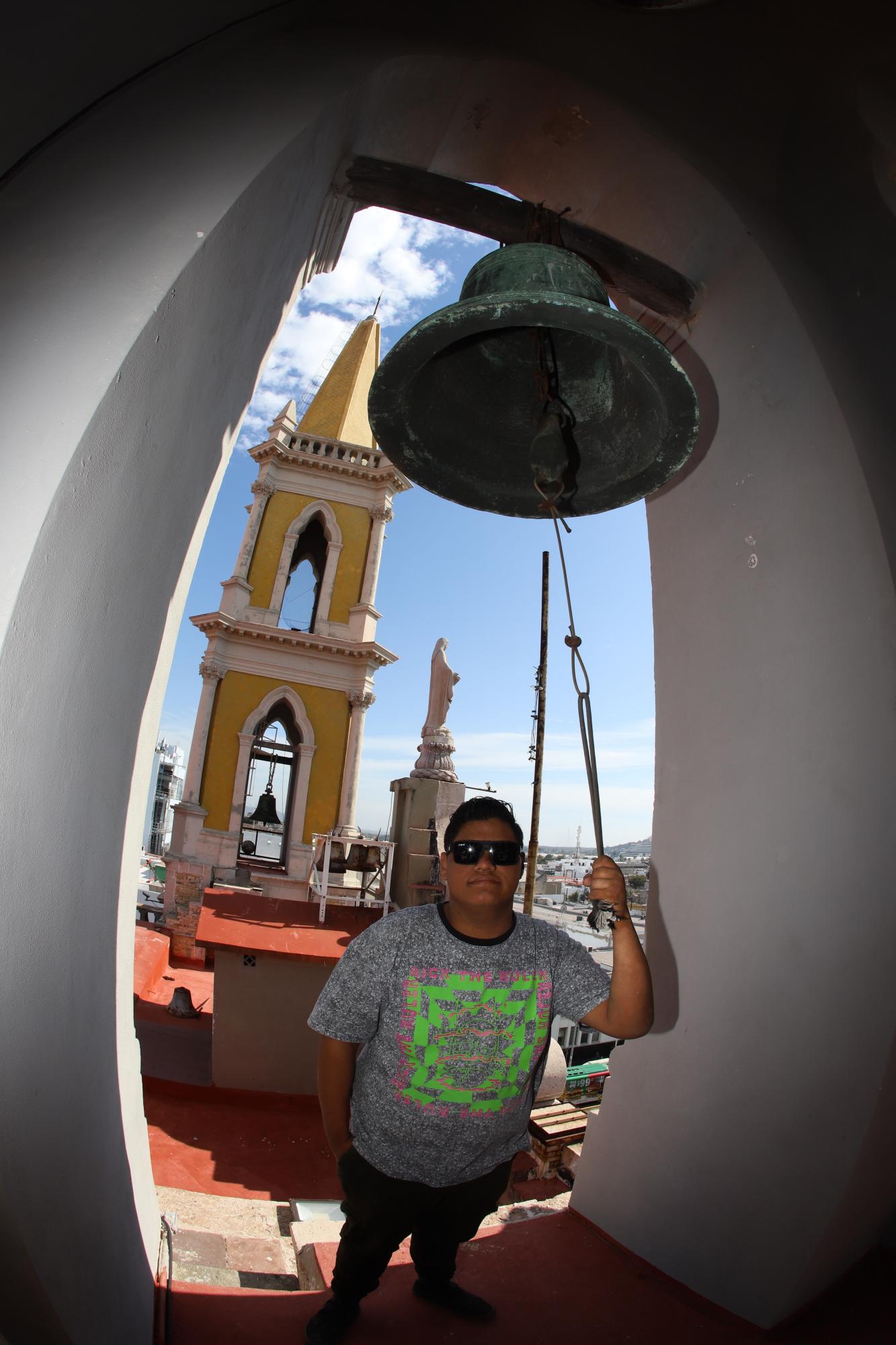 $!¿Quién hace sonar las campanas de Catedral de Mazatlán?