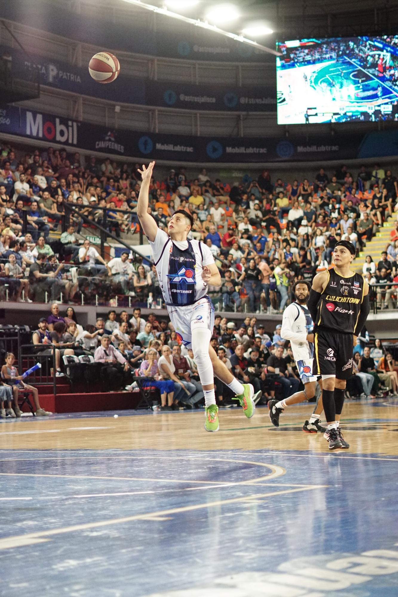 $!Se le escapa a Caballeros el primer juego de semifinales del Cibacopa