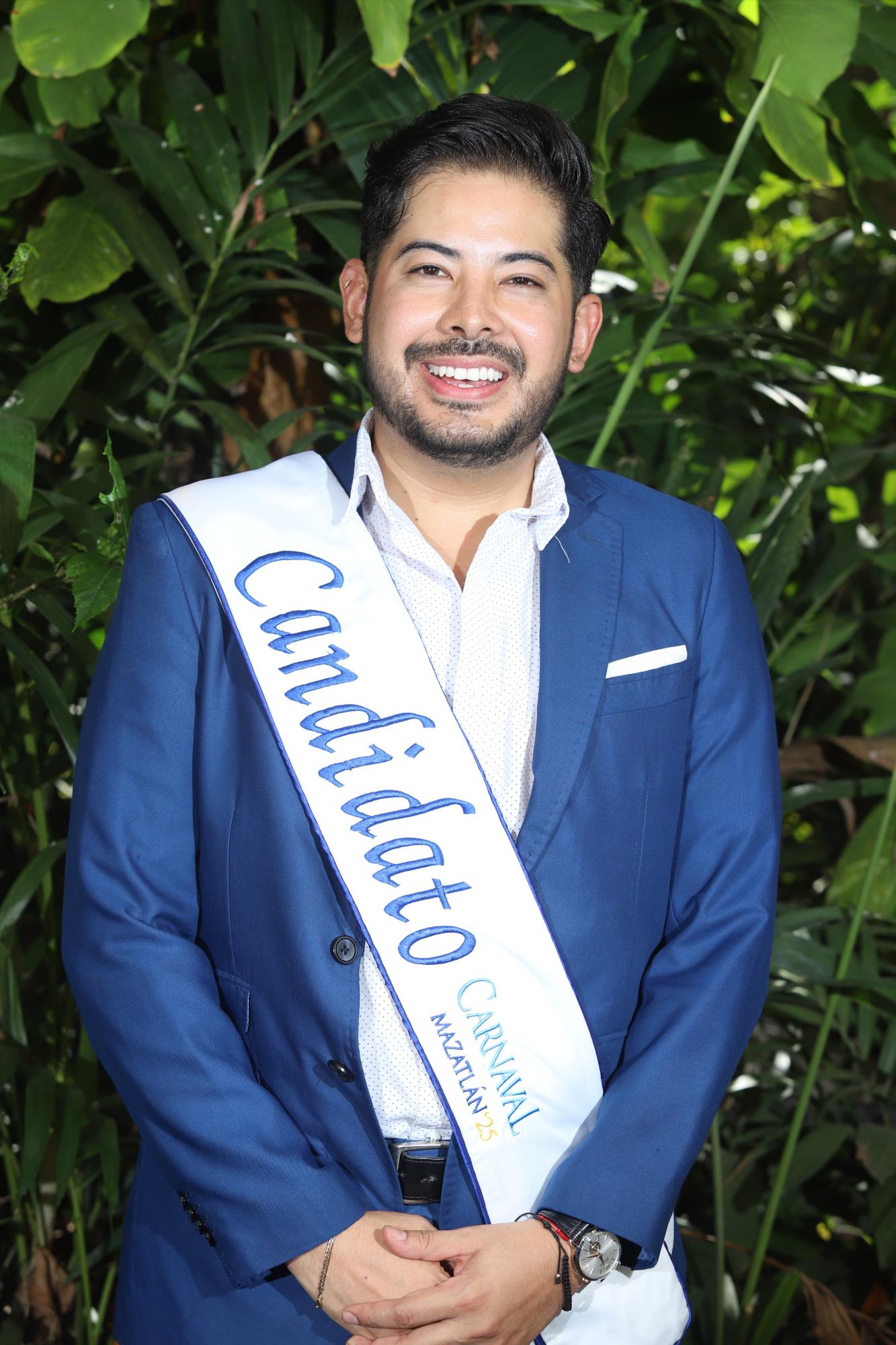 $!Sergio Tirado, de 33 años, es uno de los cuatro candidatos a Rey de la Alegría de La Perla, Carnaval de Mazatlán 2025