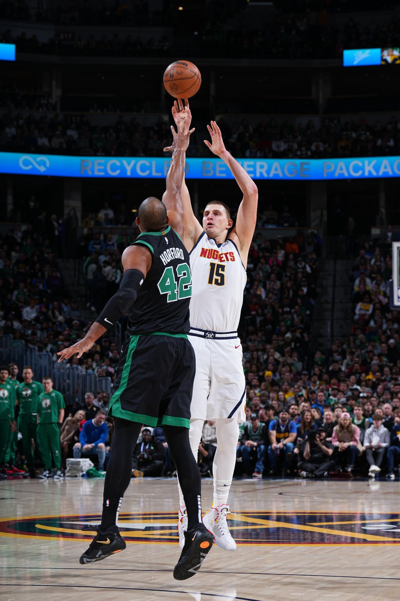 $!Nikola Jokic da una clase ante Boston Celtics