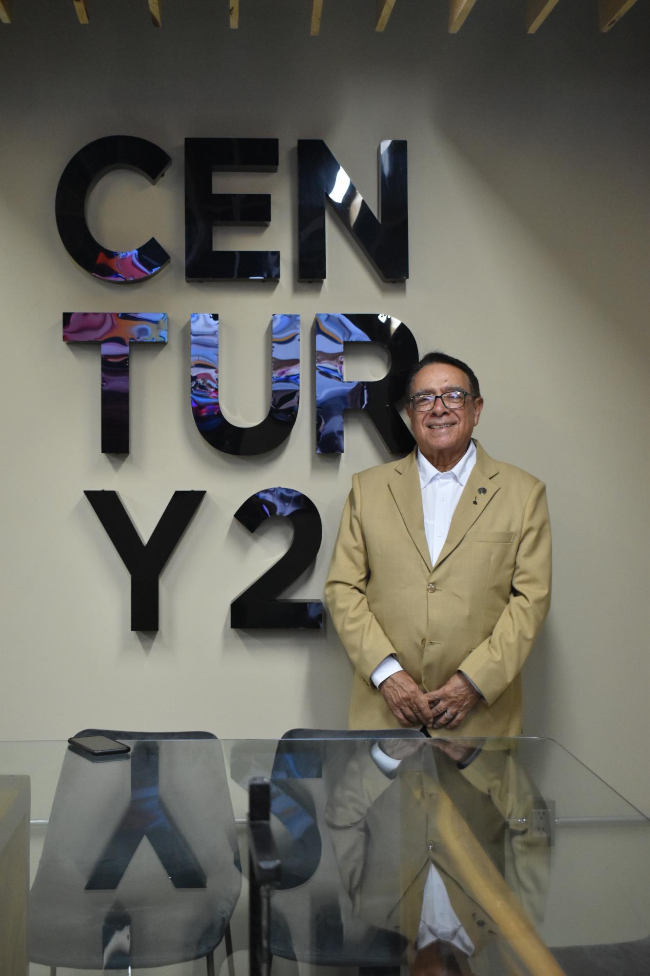 $!Óscar Orozco, socio fundador de Century 21 Grupo Oro, estuvo presente en la inauguración.