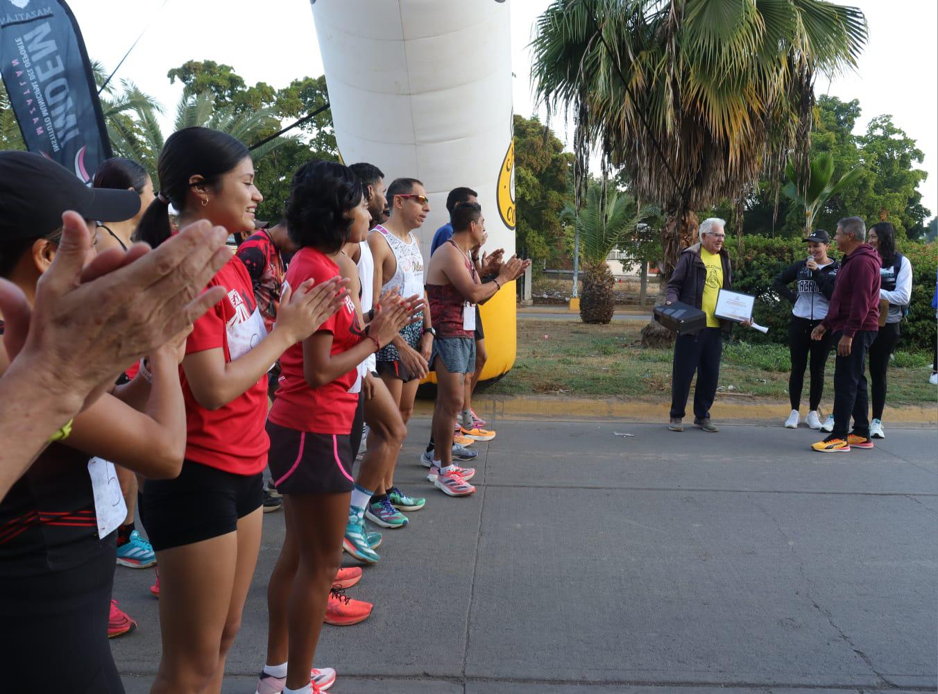 $!Celebra Victoriano Álvarez 60 años como entrenador con carrera en Santa Teresa