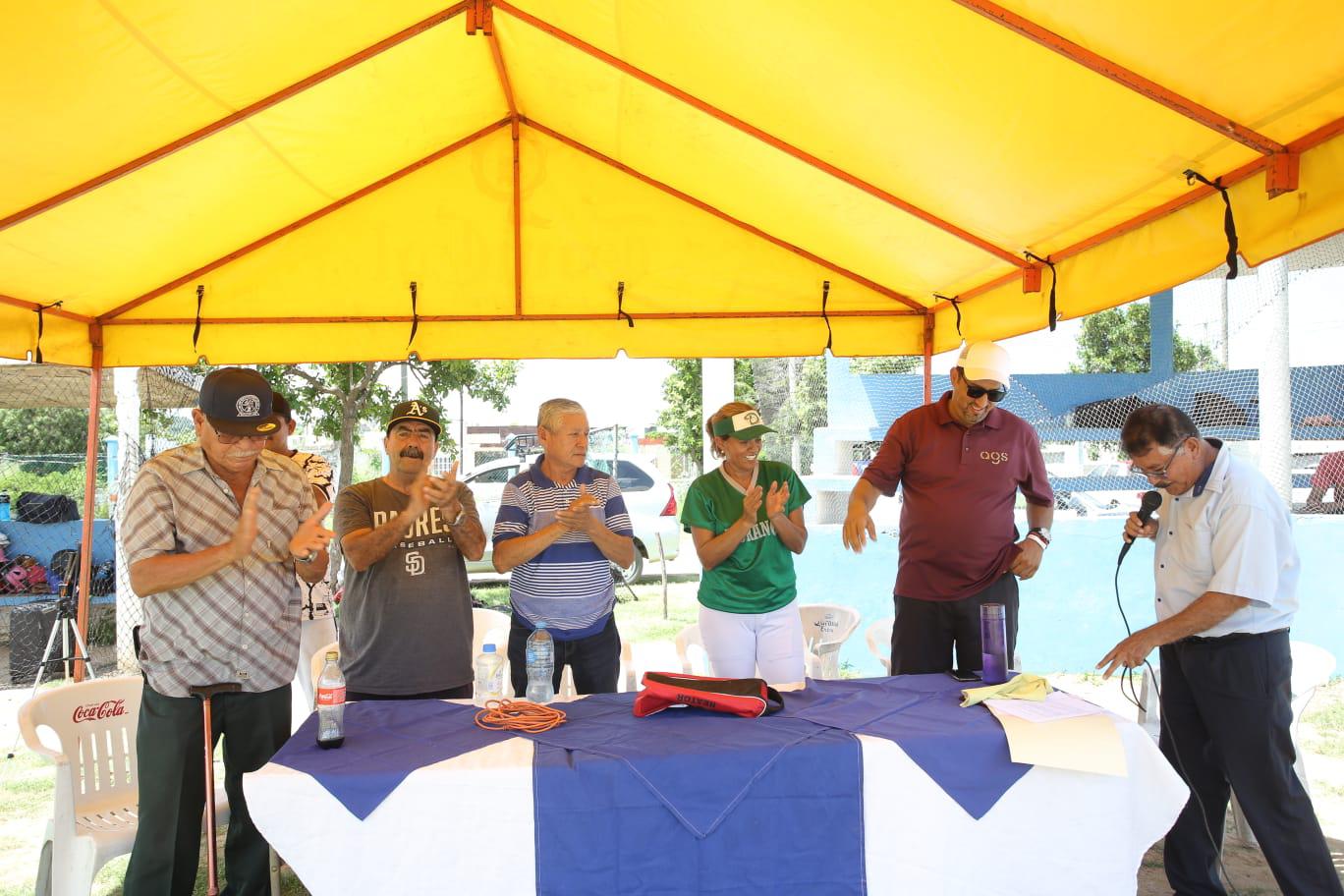 $!Estrecha lazos de amistad Club Chololos con cuadrangular de softbol